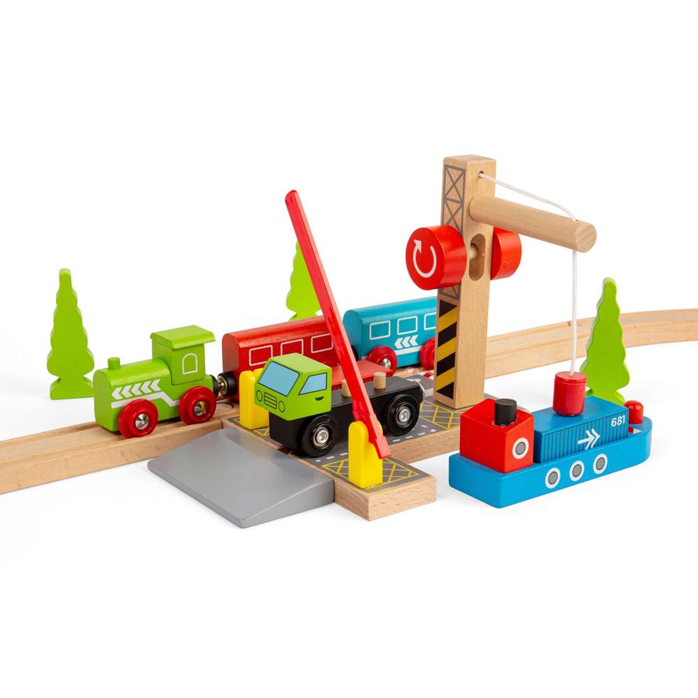 Container Shipping Yard - DAMAGED BOX