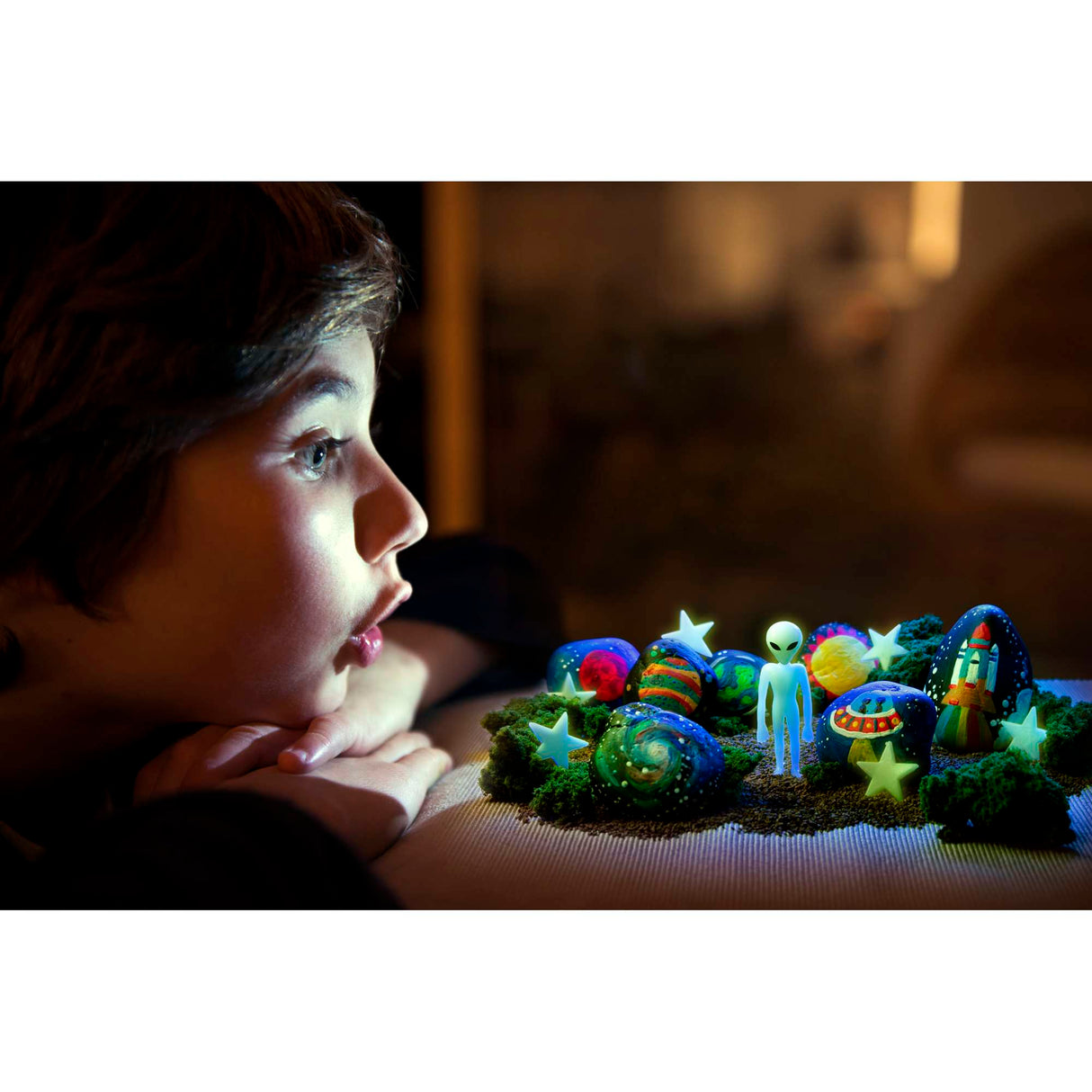 KidzMaker - Glow In The Dark - Space Rock Painting