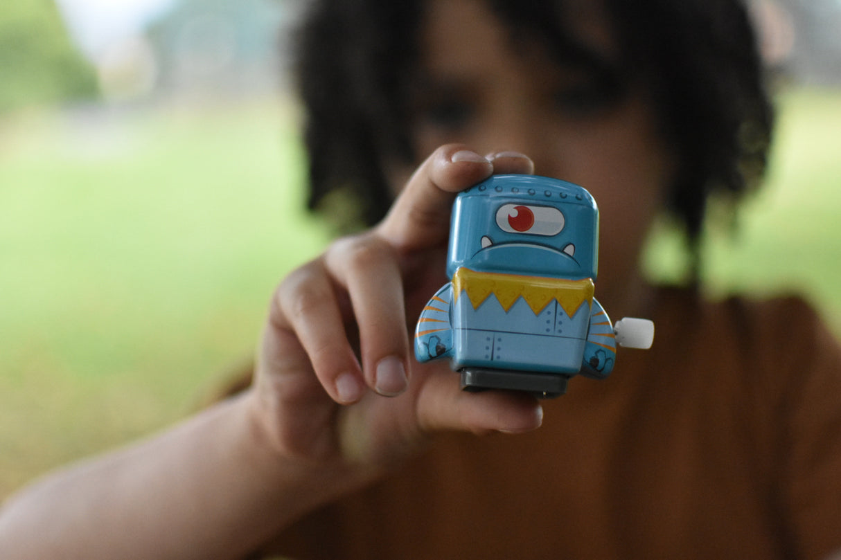 Mini Wind Up Tin Robots (Sold individually)