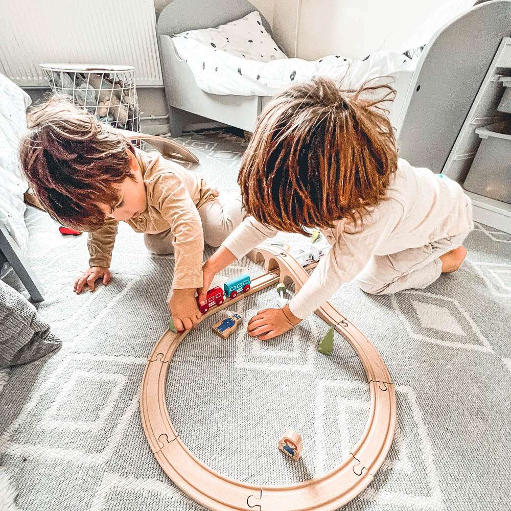 Figure of Eight Train Set