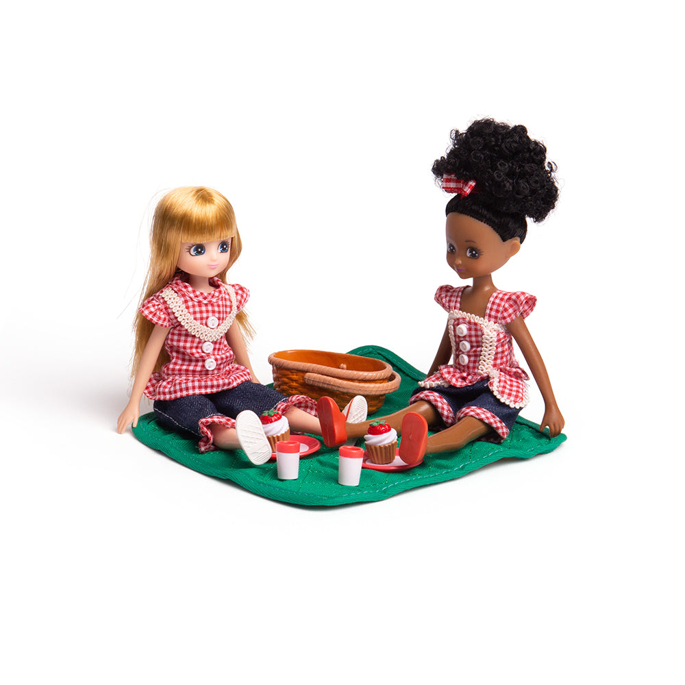 Picnic in the Park - DAMAGED BOX