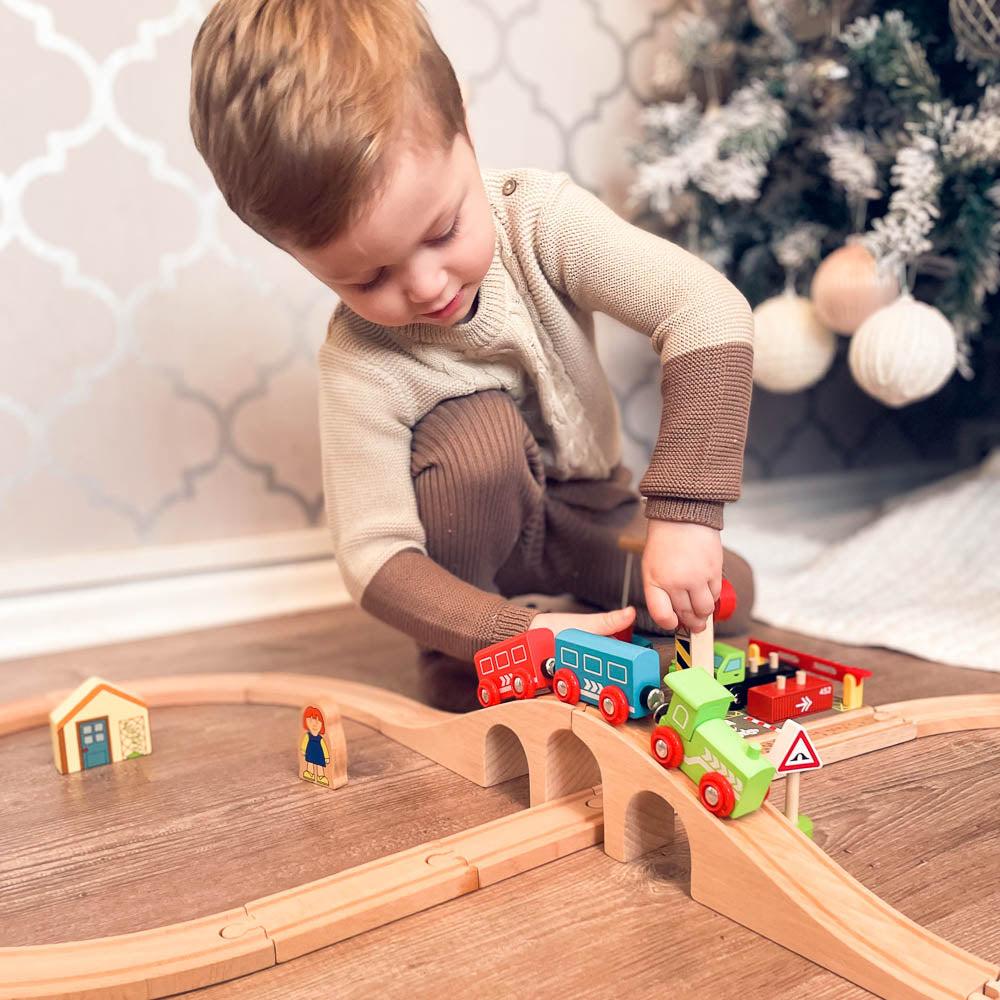figure-of-eight-train-set-damaged-box-BJT012-6
