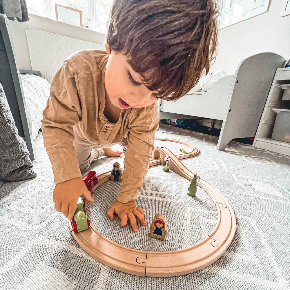 figure-of-eight-train-set-damaged-box-BJT012-5