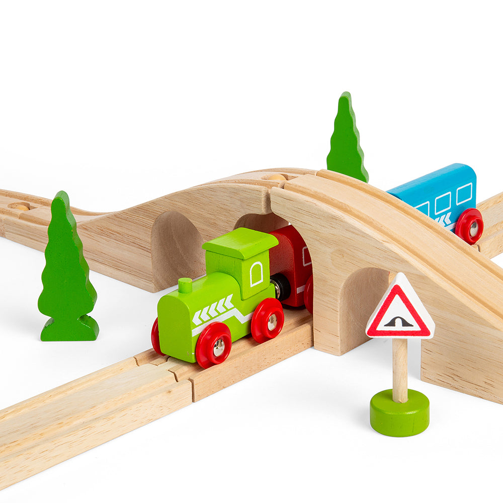 figure-of-eight-train-set-damaged-box-BJT012-4
