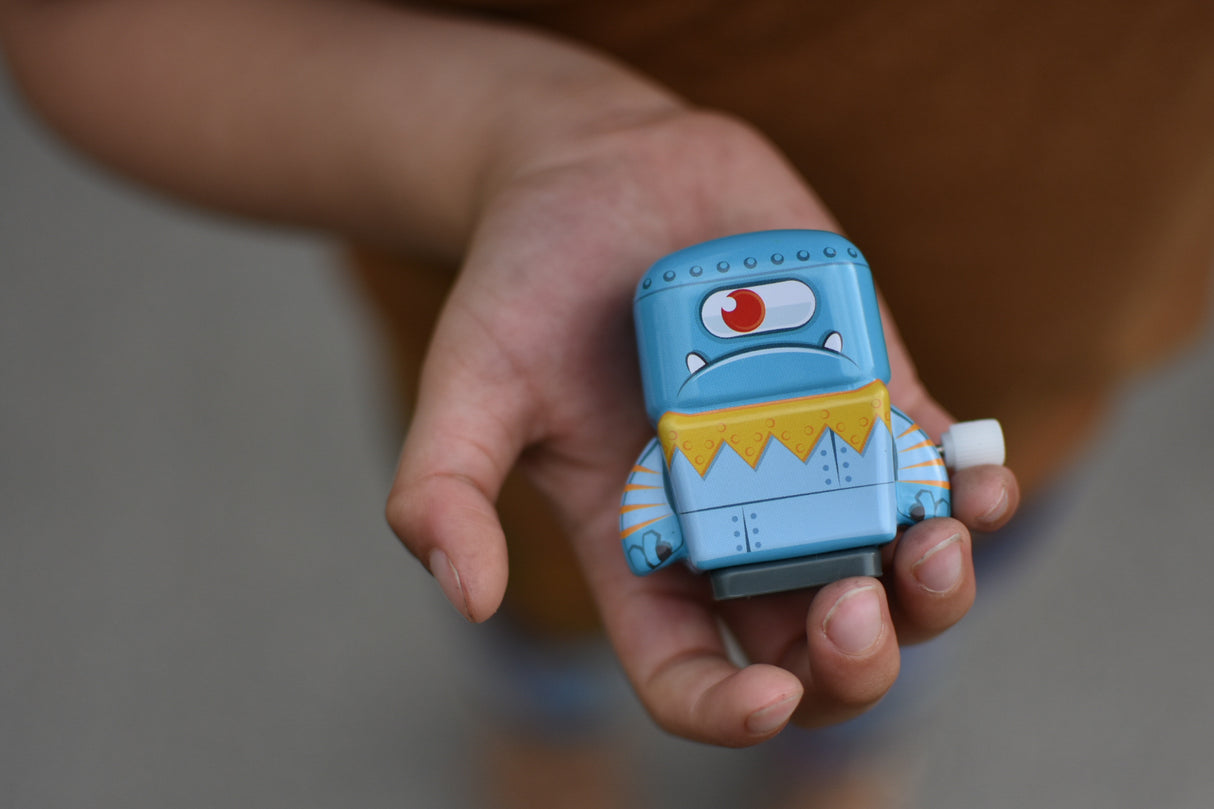 Mini Wind Up Tin Robots (Sold individually)